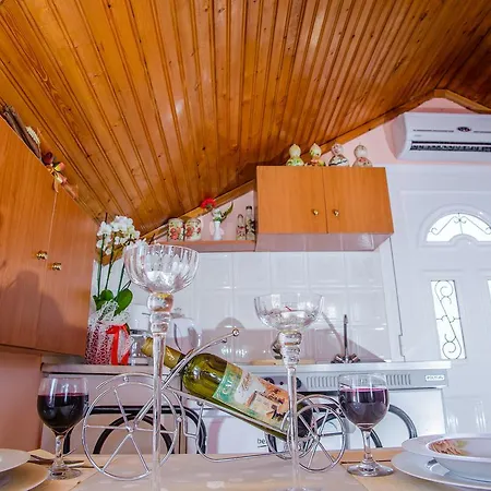 Apartment Dimitra &