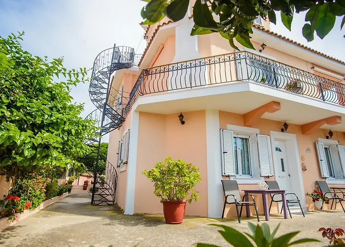 Dimitra & Apartment Minia